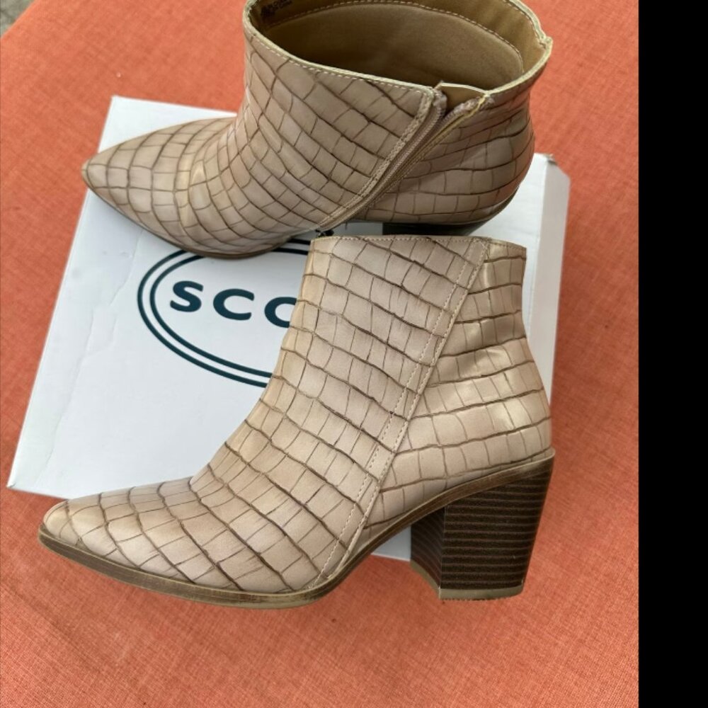 Scoop shoe bootie
